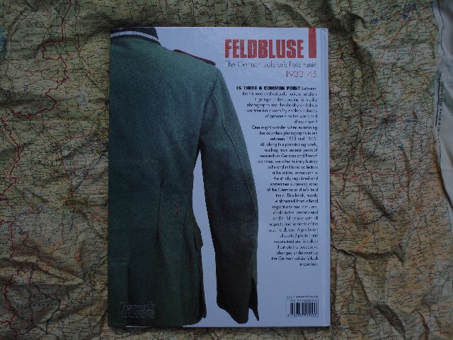 HC.978-2-35250-010-0  FELDBLUSE `The German soldier's field tunic